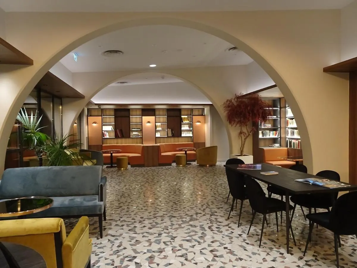 Aquabella Hotel & Spa Aix-en-Provence 4*,